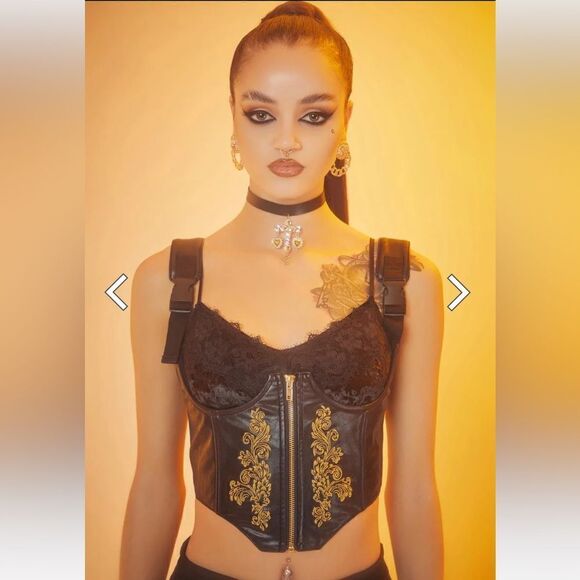 HOROSCOPEZ Bold Beauty Underbust Corset Top & Embroidered Mini Skirt Set - Picture 10 of 13